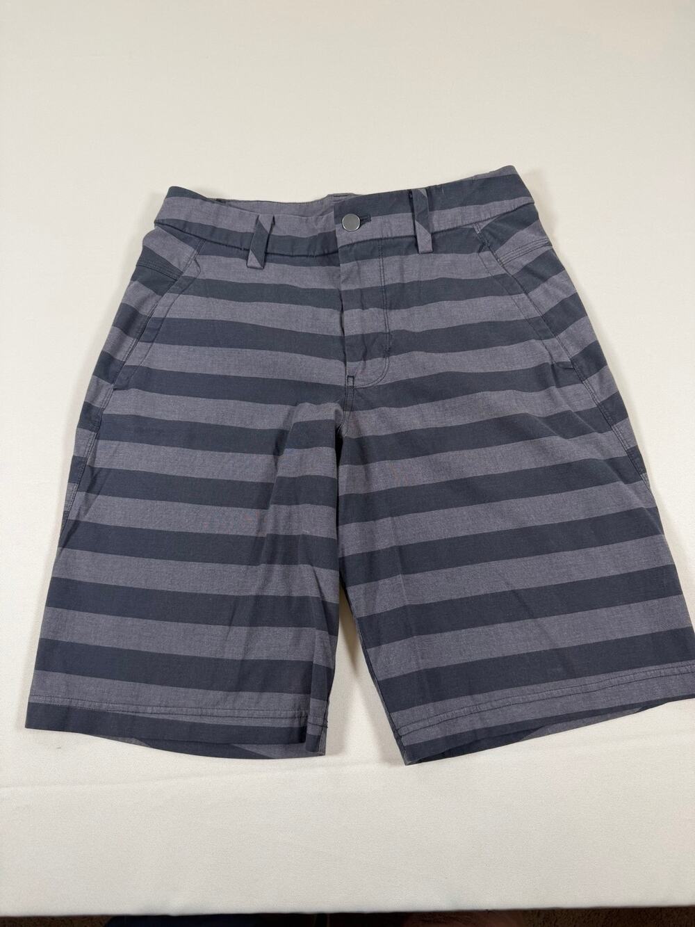 Lululemon Shorts Men's 30 x 10 Grey Stripes Casual Excellent Condition